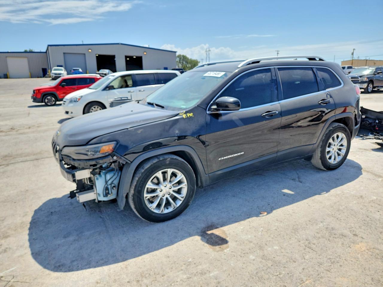 2019 JEEP CHEROKEE LATITUDE | 1C4PJLCBXKD145584 | UPCARS