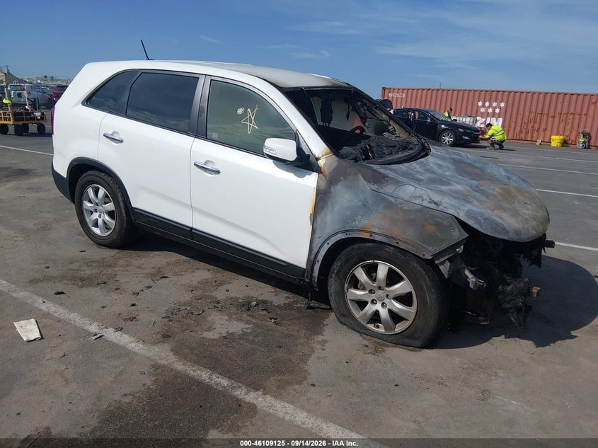 2013 KIA SORENTO LX | 5XYKT4A17DG396040 | UPCARS