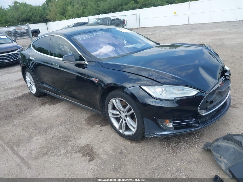 2013 TESLA MODEL S | 5YJSA1CG1DFP07524 | UPCARS