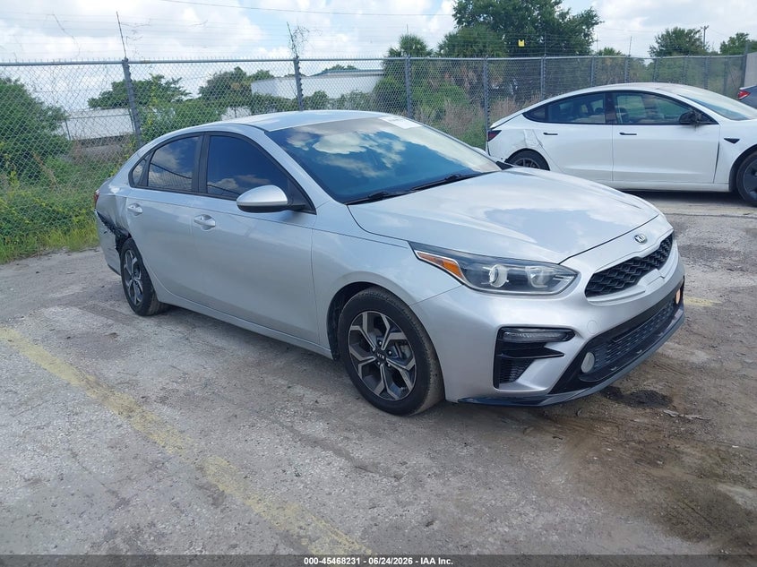 2021 KIA FORTE LXS | 3KPF24AD8ME291843 | UPCARS
