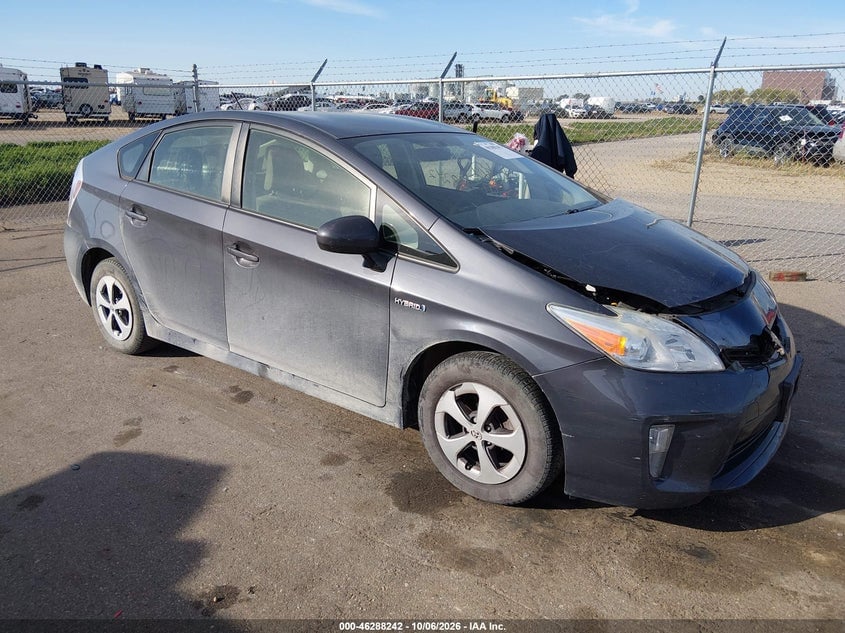 2013 TOYOTA PRIUS TWO | JTDKN3DU6D1732108 | UPCARS
