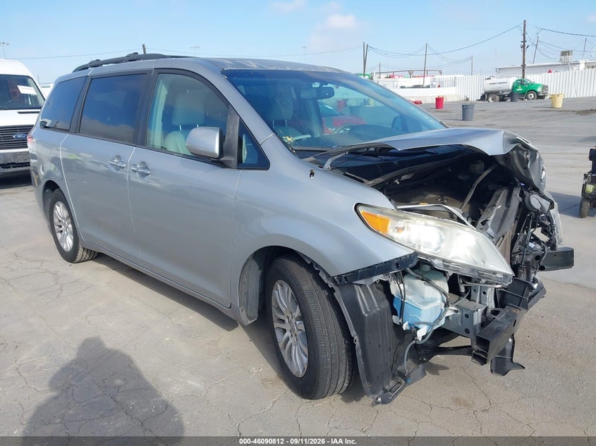 2013 TOYOTA SIENNA XLE V6 8 PASSENGER | 5TDYK3DC7DS360856 | UPCARS