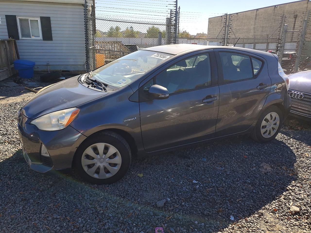 2013 TOYOTA PRIUS TWO | JTDKDTB33D1549813 | UPCARS