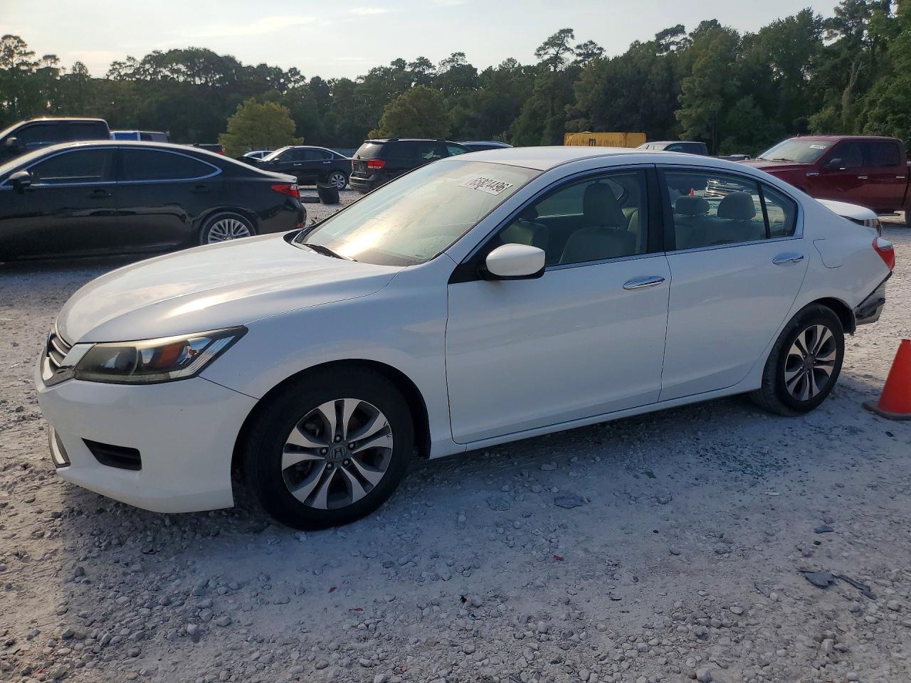 2015 HONDA ACCORD LX | 1HGCR2F33FA235156 | UPCARS