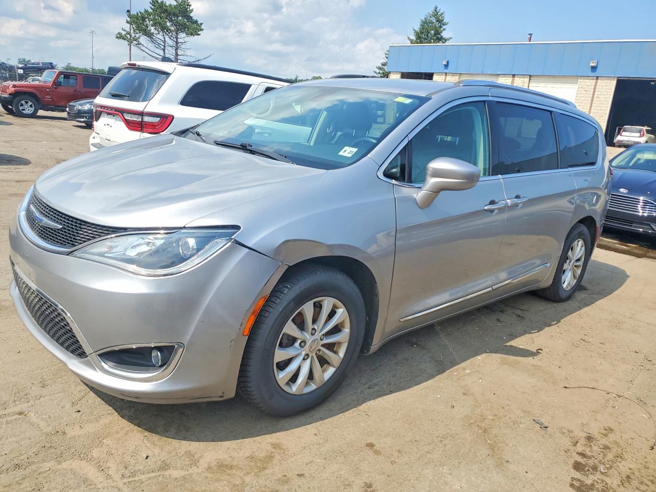 2018 CHRYSLER PACIFICA TOURING L | 2C4RC1BG8JR353446 | UPCARS