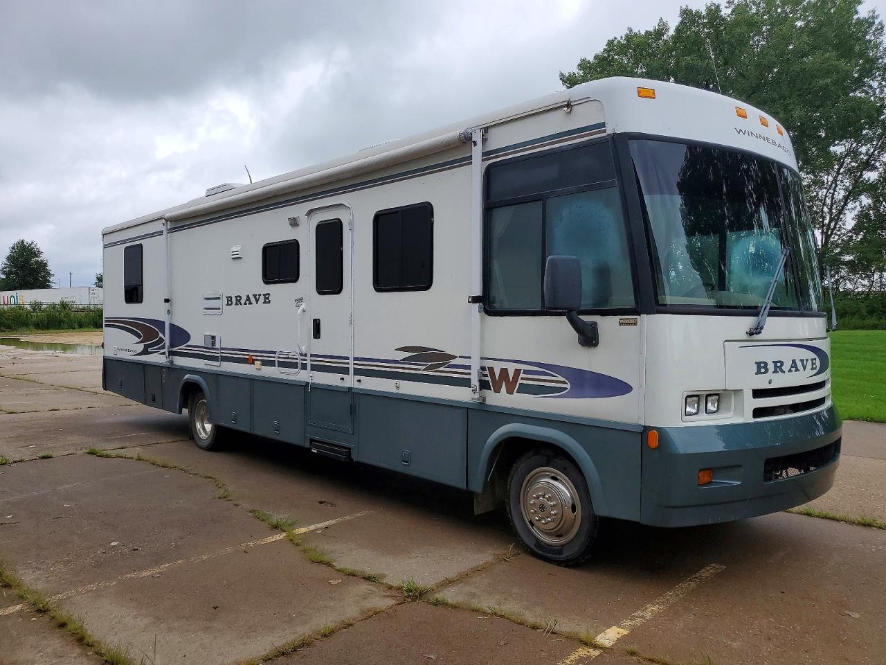 2000 WINNEBAGO ALL OTHE RV | 5B4LP37J0Y3322131 | UPCARS
