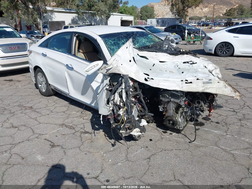2015 HYUNDAI SONATA HYBRID | KMHEC4A40FA138870 | UPCARS