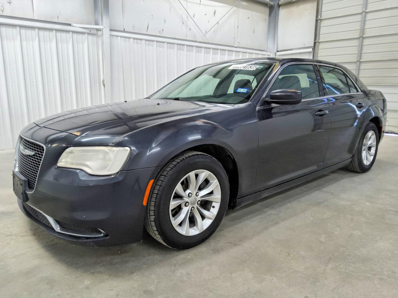 2015 CHRYSLER 300 LIMITED | 2C3CCAAGXFH929823 | UPCARS