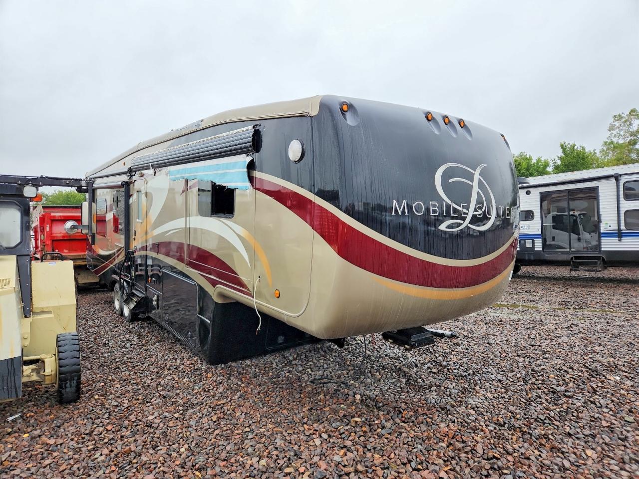 2014 DRV MOBIL SUIT - SLIDE-IN CAMPER | 5KEFA3820E1006611 | UPCARS