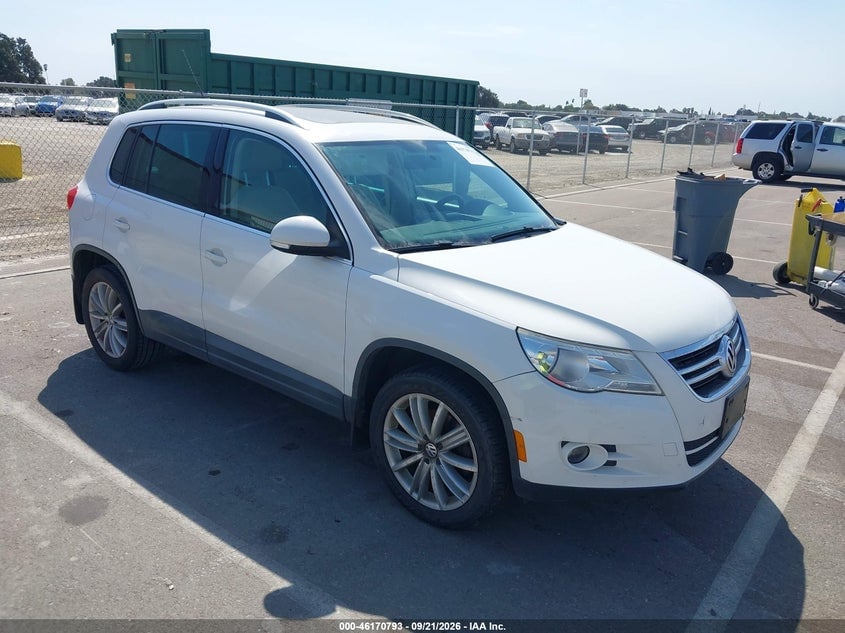 2011 VOLKSWAGEN TIGUAN SE | WVGAV7AX5BW523892 | UPCARS