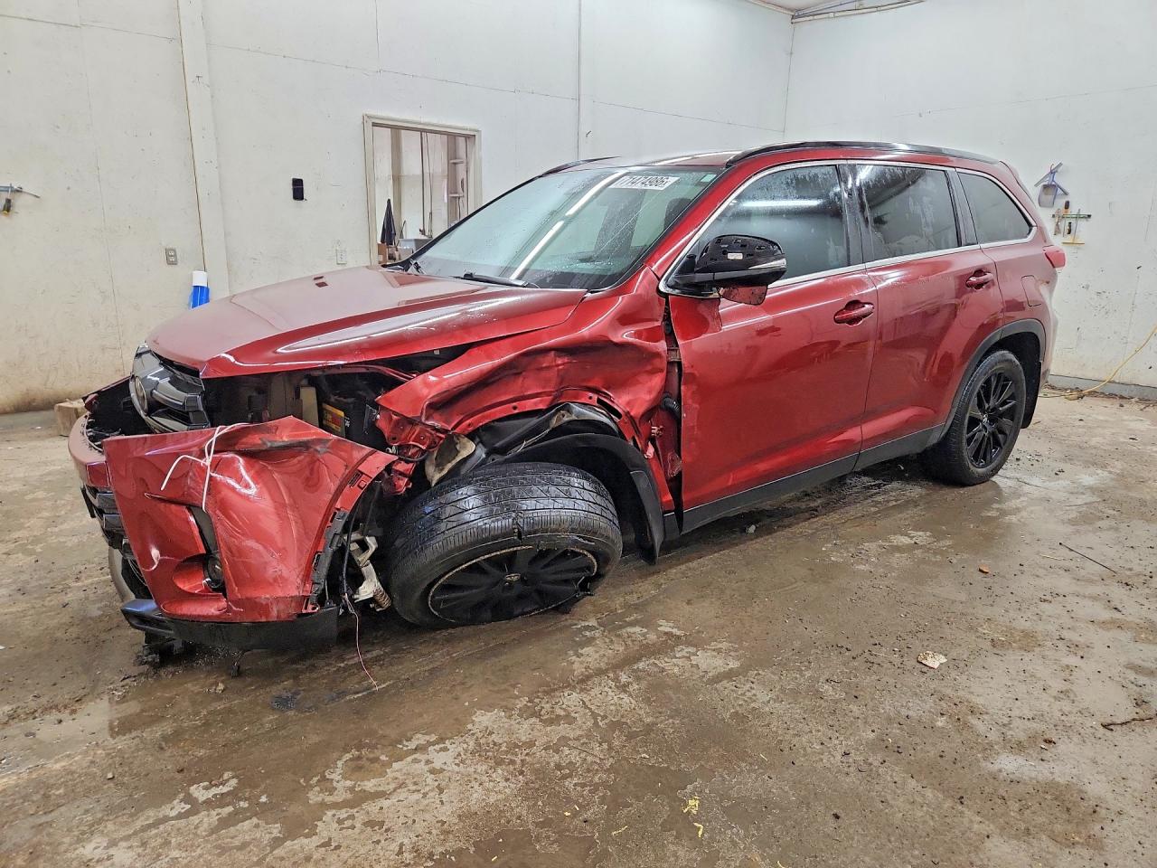 2019 TOYOTA HIGHLANDER SE | 5TDJZRFHXKS918379 | UPCARS