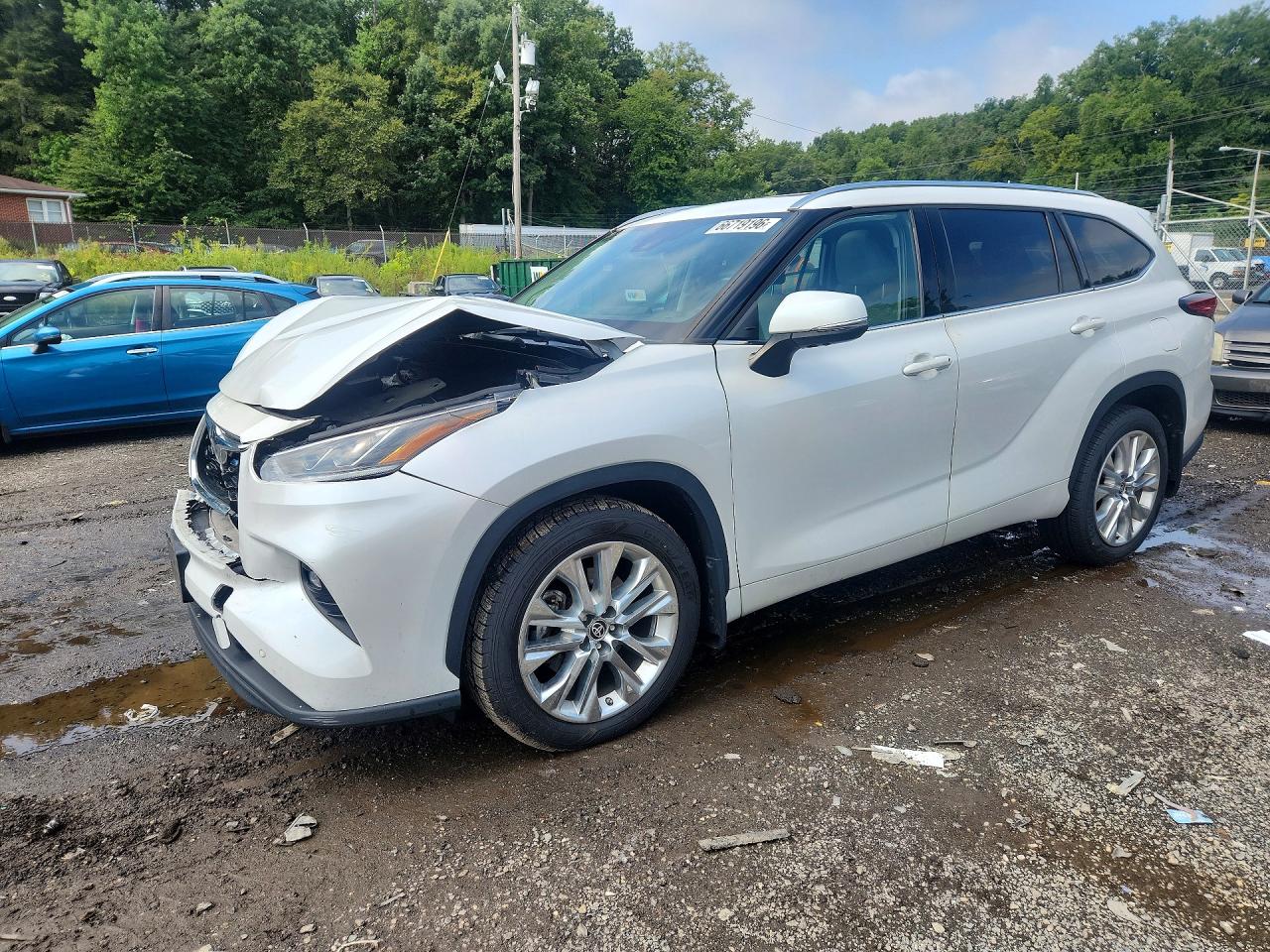 2022 TOYOTA HIGHLANDER LIMITED | 5TDDZRBH2NS184702 | UPCARS