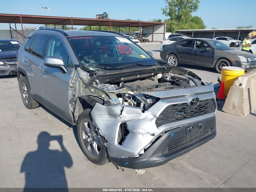 2024 TOYOTA RAV4 XLE | 2T3W1RFV9RW320358 | UPCARS