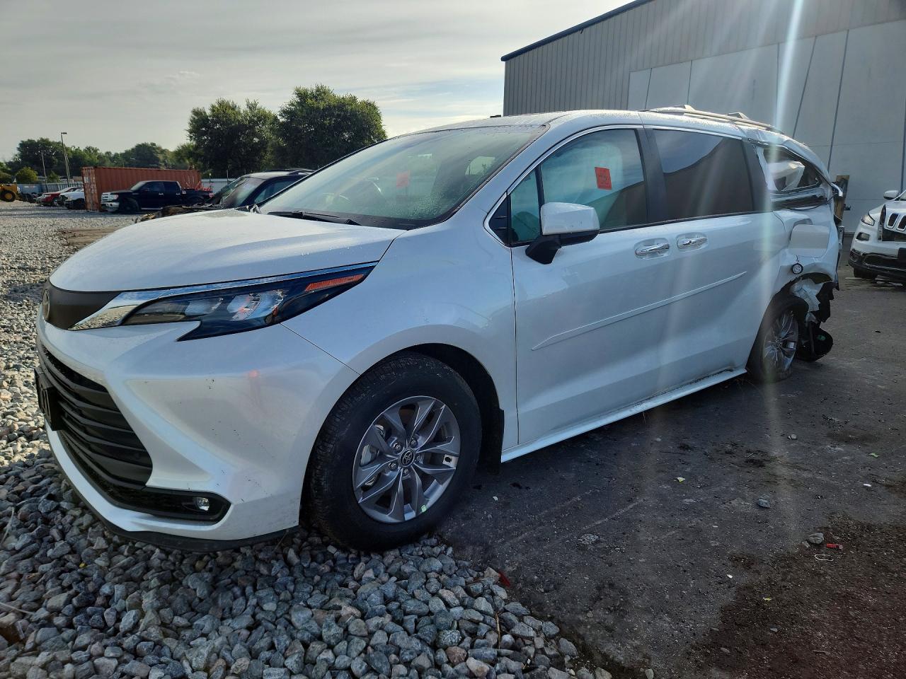 2026 TOYOTA SIENNA XLE 8-PASSENGER | 5TDYRKEC5TS333867 | UPCARS