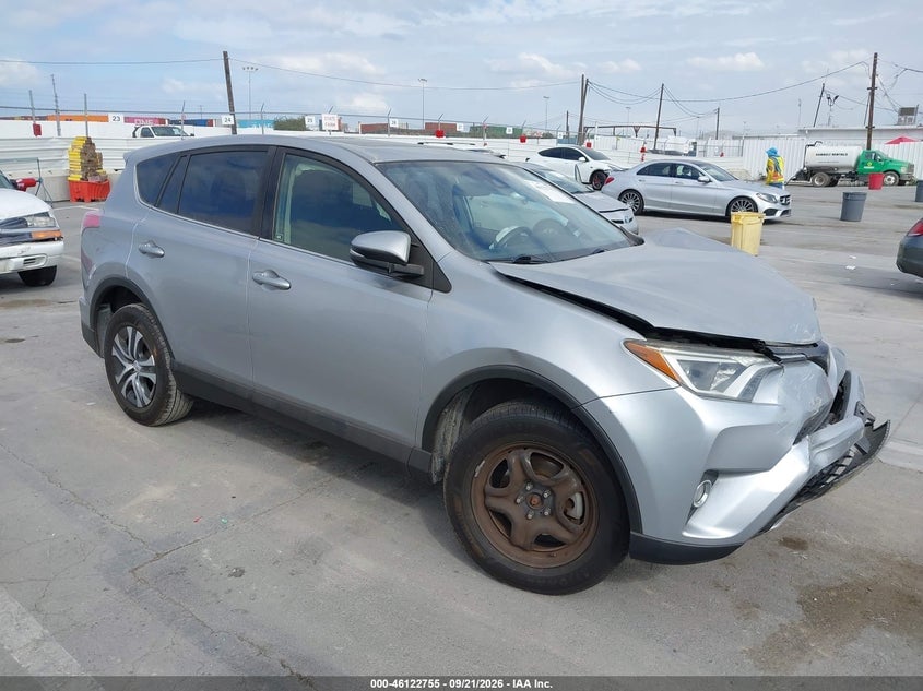 2018 TOYOTA RAV4 XLE | JTMWFREV7JJ164679 | UPCARS