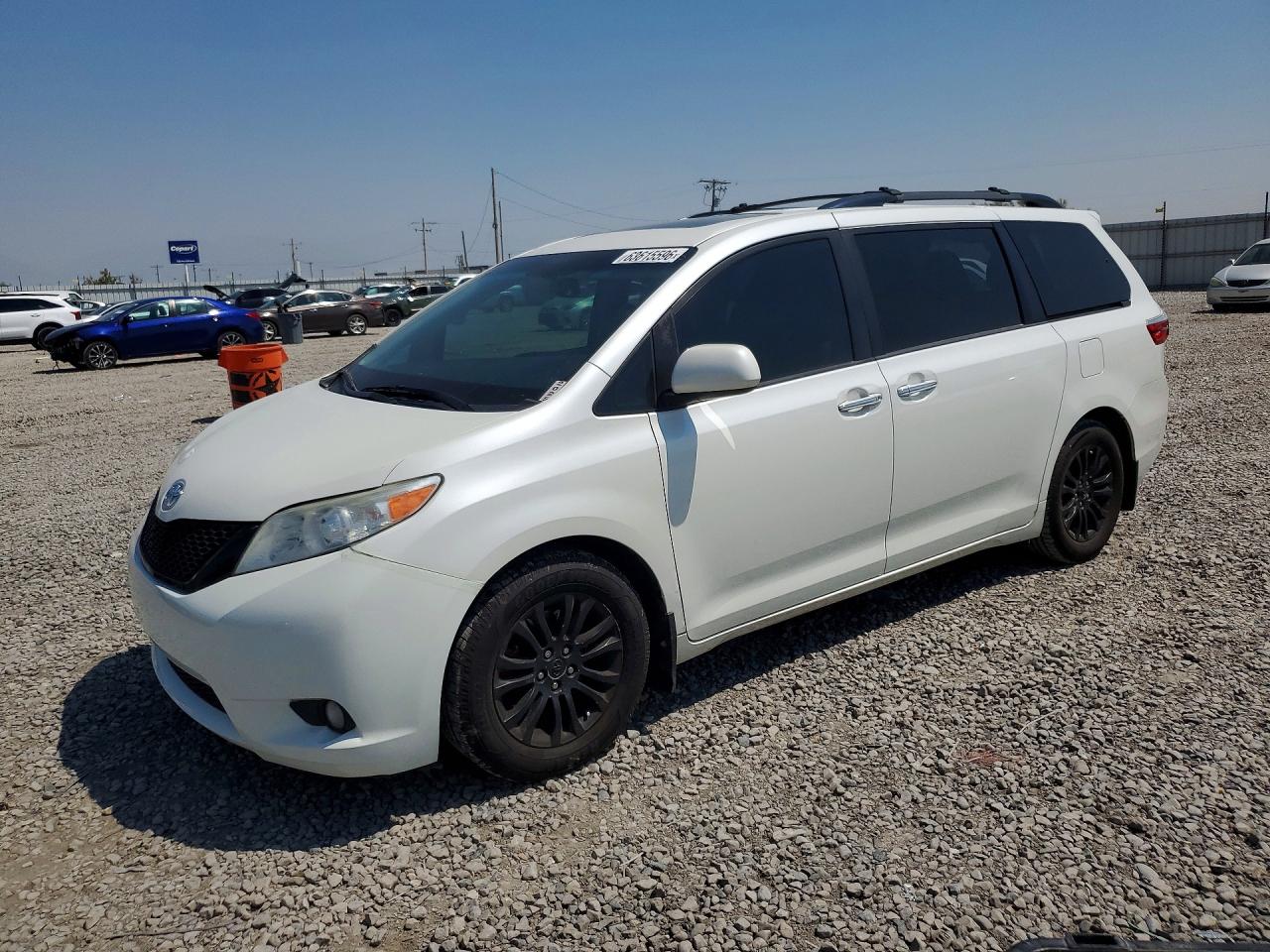 2016 TOYOTA SIENNA XLE PREMIUM 8-PASSENGER | 5TDYK3DC9GS713361 | UPCARS