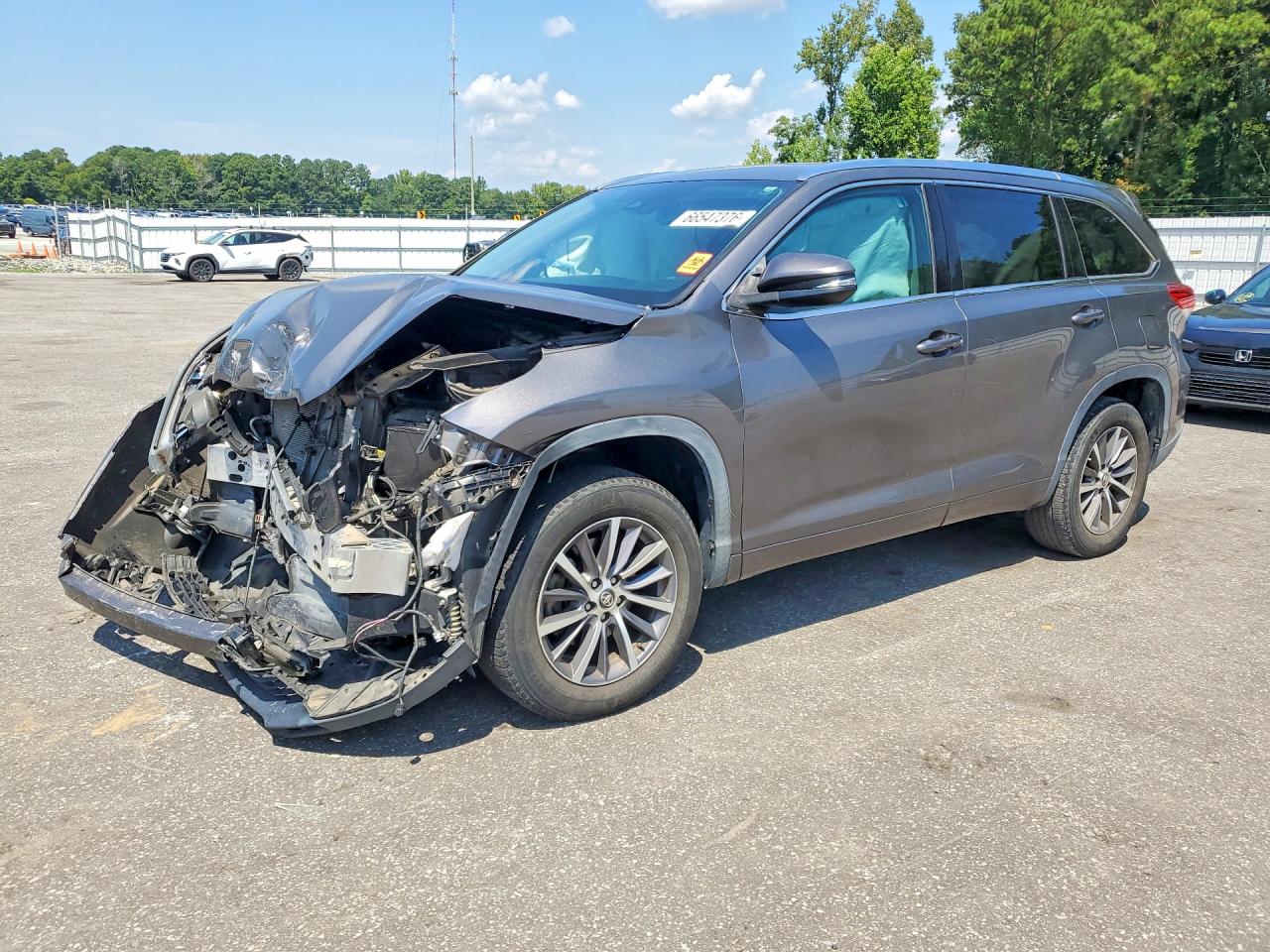 2018 TOYOTA HIGHLANDER XLE | 5TDKZRFHXJS273848 | UPCARS