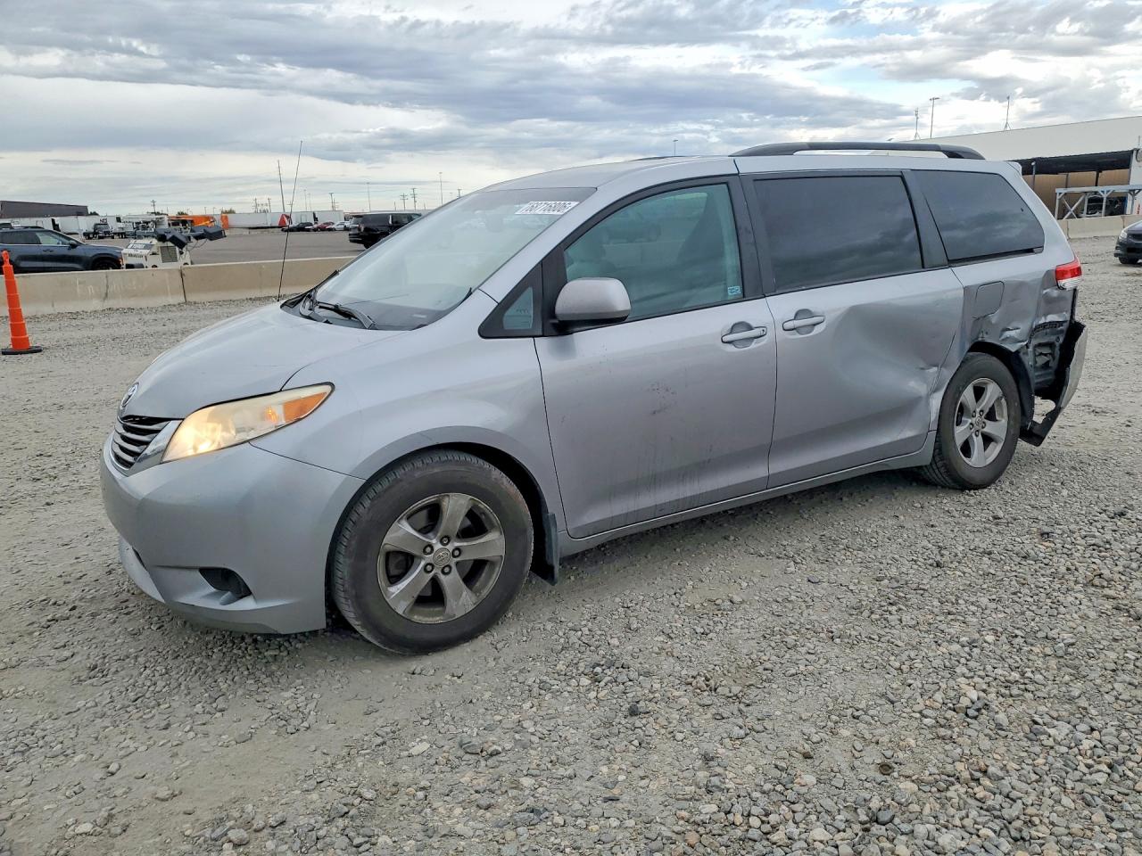2011 TOYOTA SIENNA LE | 5TDKK3DC5BS162876 | UPCARS