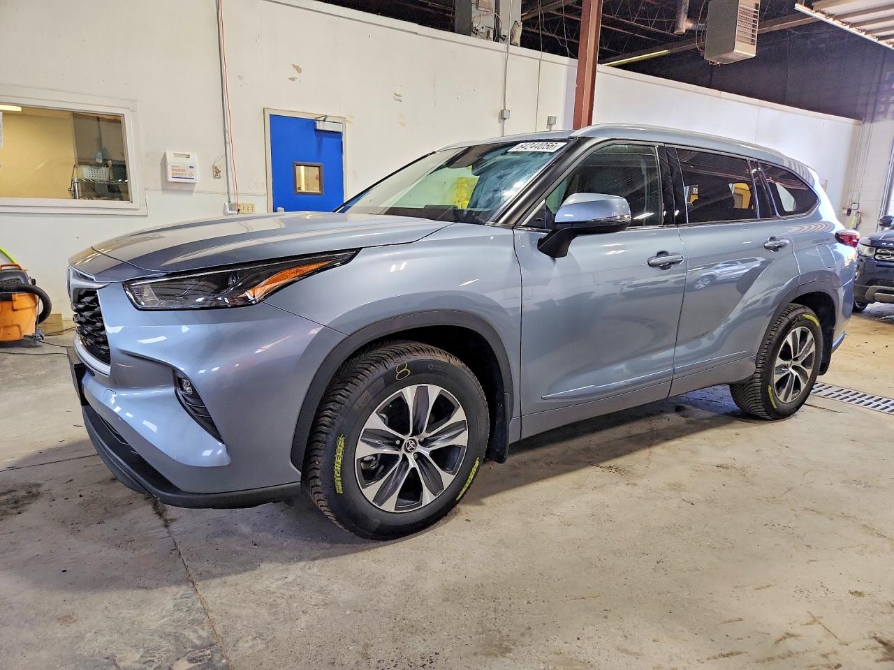 2022 TOYOTA HIGHLANDER XLE | 5TDGZRBH3NS244824 | UPCARS