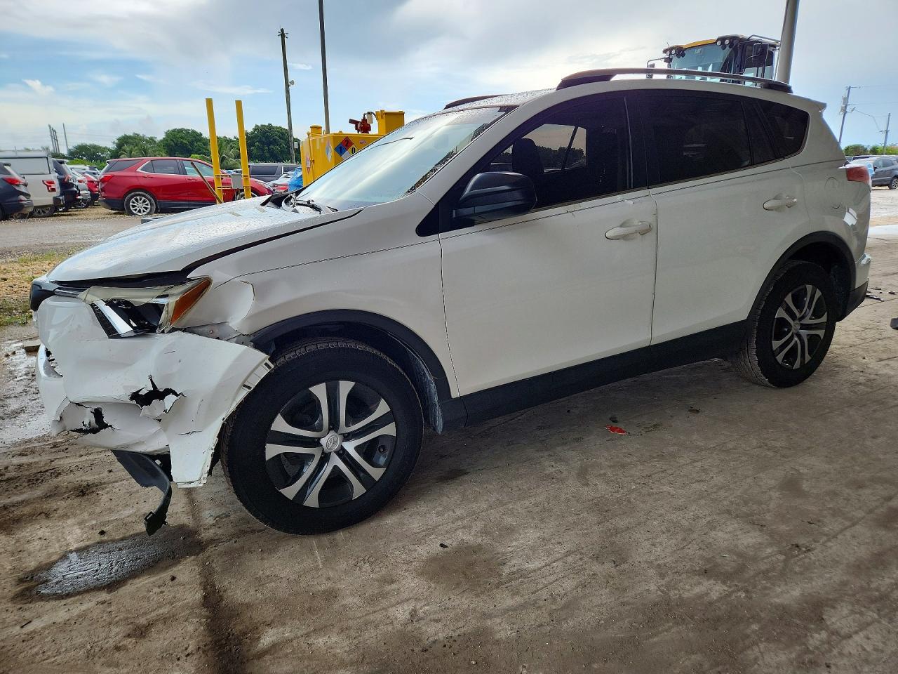 2017 TOYOTA RAV4 LE | JTMZFREV2HJ703118 | UPCARS