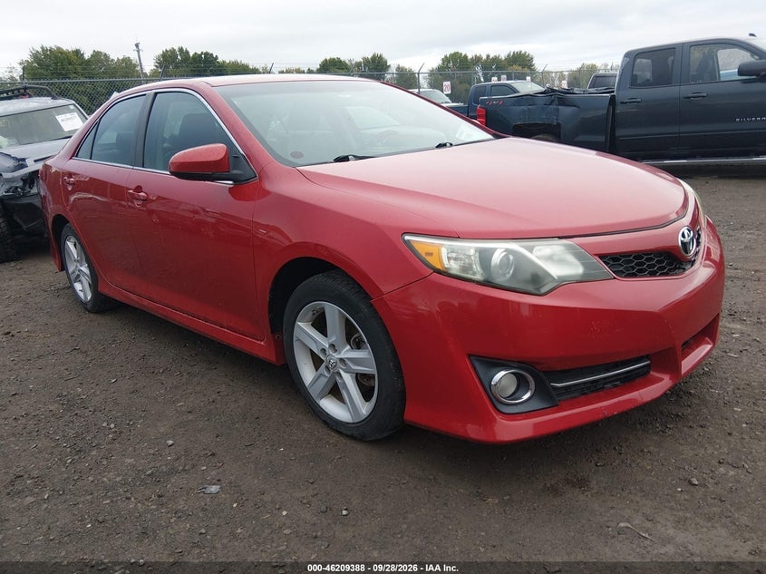 2014 TOYOTA CAMRY SE | 4T1BF1FK5EU747448 | UPCARS