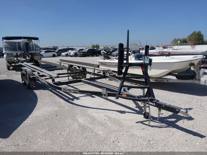 2019 BEAR TRAILERS MFG INC BOAT TRAILER | 41YAB2527K1080342 | UPCARS