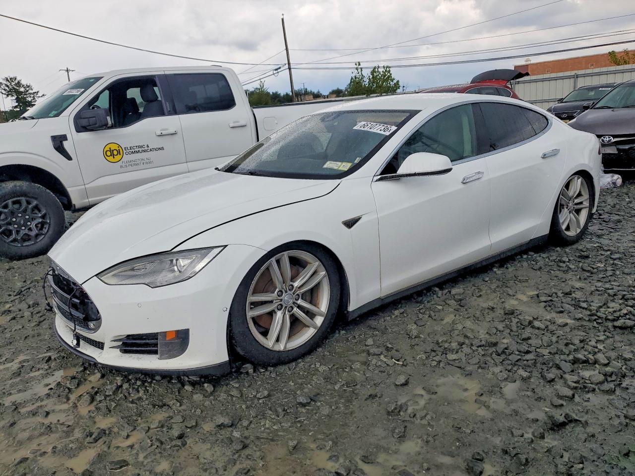 2015 TESLA MODEL S | 5YJSA1E23FF103395 | UPCARS