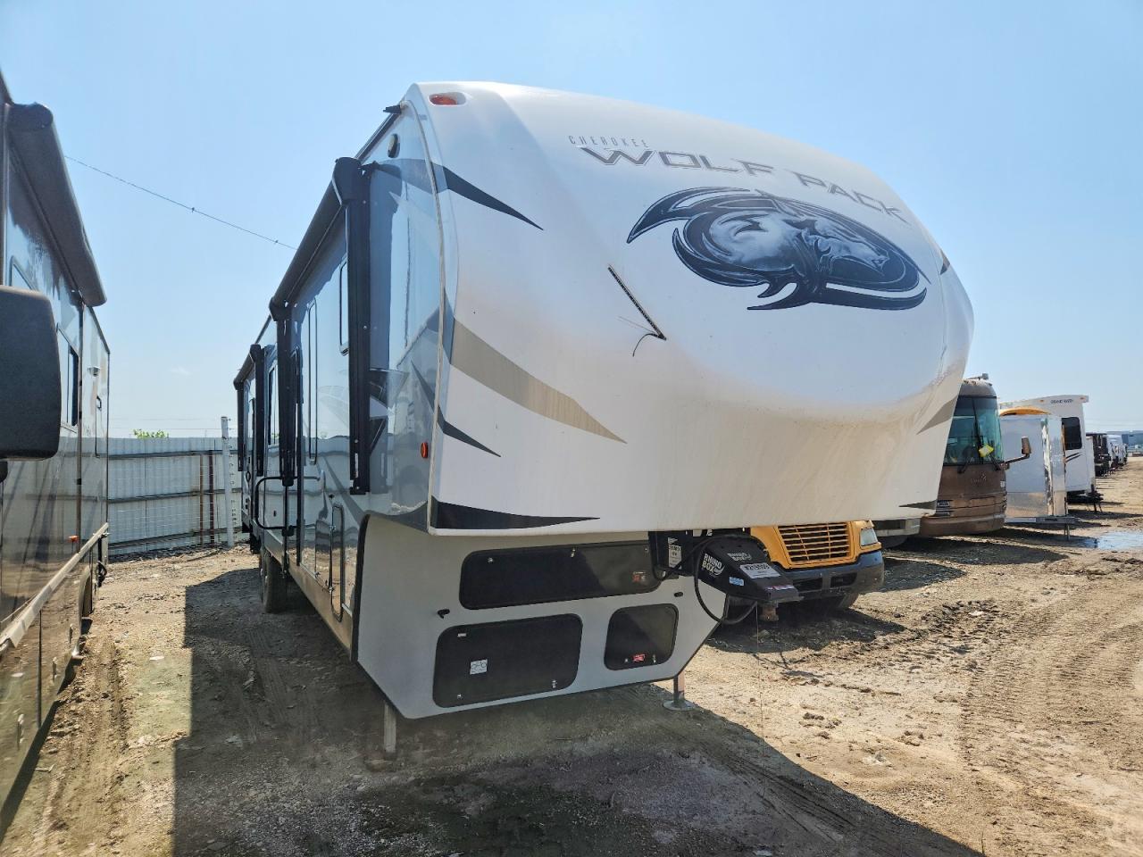 2022 FOREST RIVER WOLF PACK CAMPER | 5ZT3CT1B5N1219509 | UPCARS