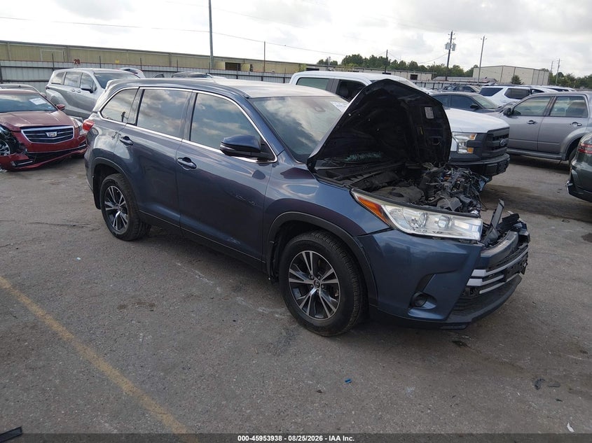 2019 TOYOTA HIGHLANDER LE | 5TDZARFH1KS044238 | UPCARS