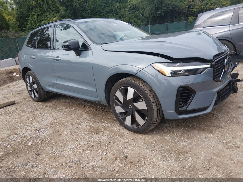 2023 VOLVO XC60 RECHARGE PLUG-IN HYBRID T8 PLUS DARK THEME | YV4H60DW2P1391718 | UPCARS