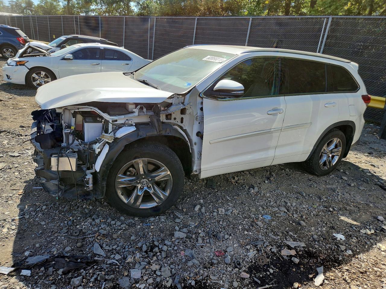 2019 TOYOTA HIGHLANDER LIMITED PLATINUM | 5TDDZRFH3KS711524 | UPCARS