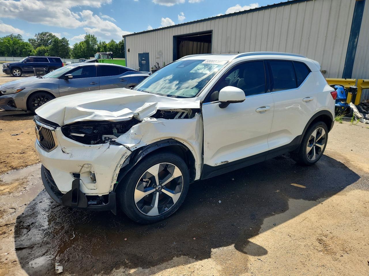2023 VOLVO XC40 PLUS | YV4L12UE2P2987143 | UPCARS
