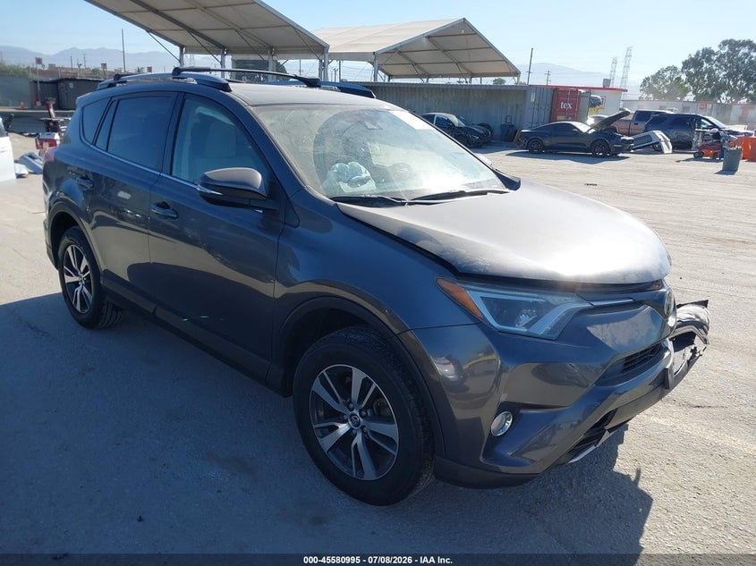 2018 TOYOTA RAV4 XLE | JTMWFREVXJJ741074 | UPCARS