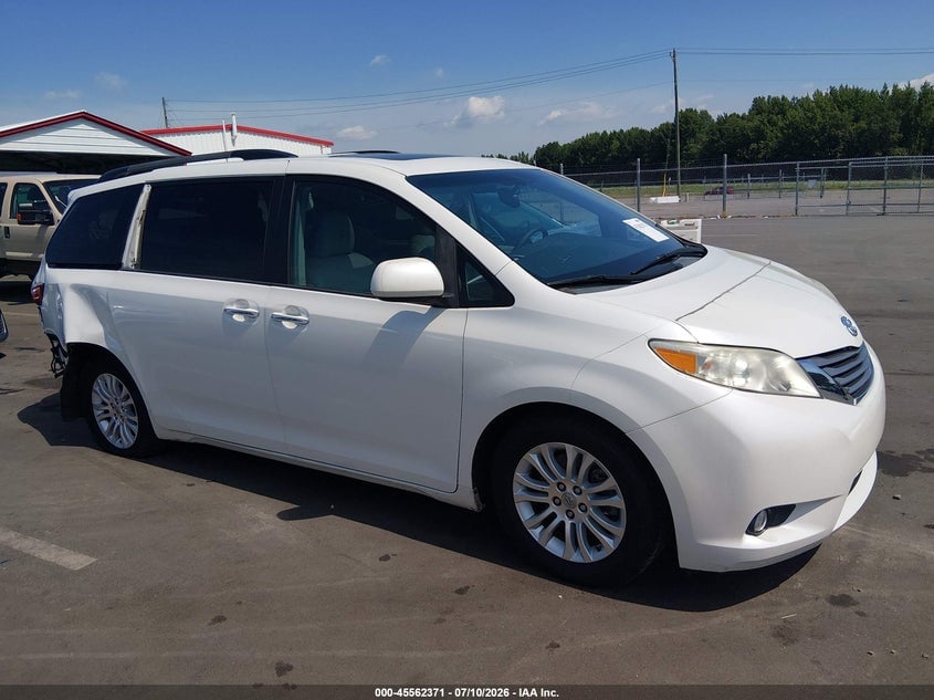 2016 TOYOTA SIENNA XLE 8 PASSENGER | 5TDYK3DC4GS709847 | UPCARS