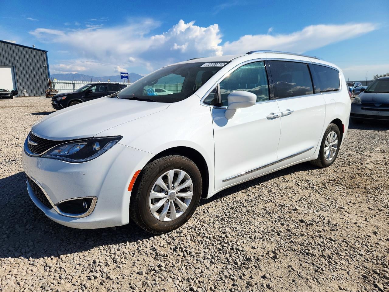 2019 CHRYSLER PACIFICA TOURING L | 2C4RC1BG1KR539783 | UPCARS