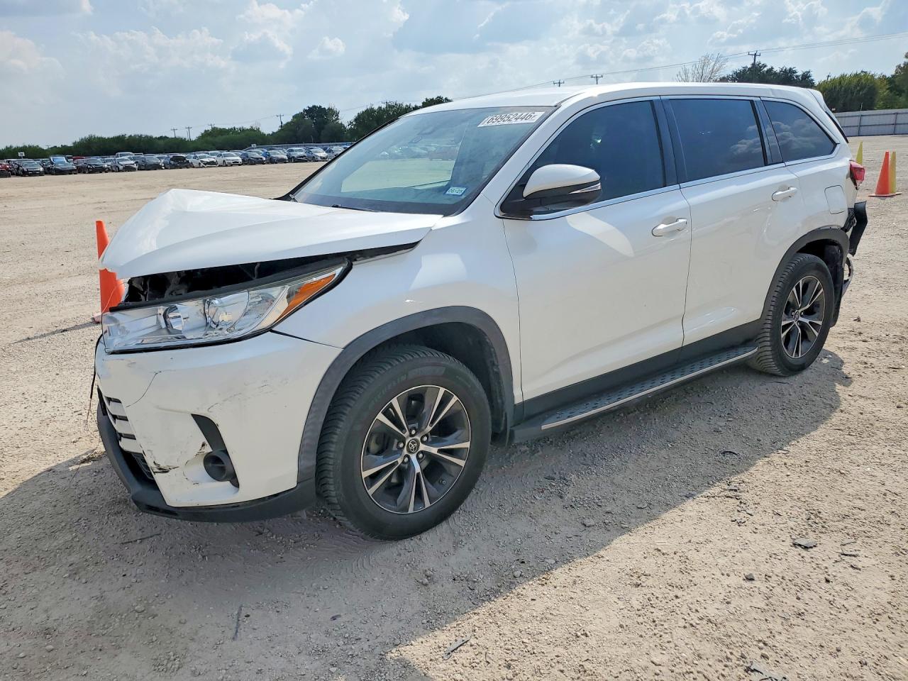 2019 TOYOTA HIGHLANDER LE | 5TDZARFH2KS051988 | UPCARS