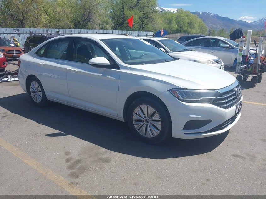 2019 VOLKSWAGEN JETTA 1.4T R-LINE/1.4T S/1.4T SE | 3VWCB7BU6KM174104 | UPCARS