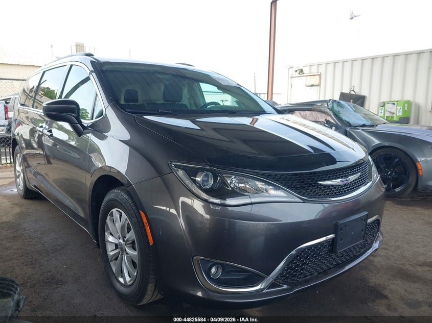 2019 CHRYSLER PACIFICA TOURING PLUS | 2C4RC1FG1KR644219 | UPCARS
