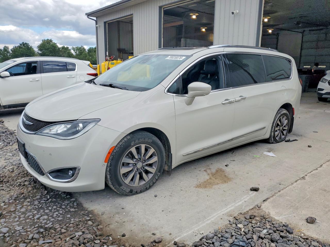 2019 CHRYSLER PACIFICA TOURING L PLUS | 2C4RC1EG0KR746032 | UPCARS