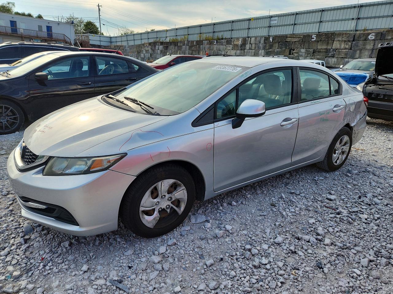 2013 HONDA CIVIC LX | 19XFB2F56DE289496 | UPCARS