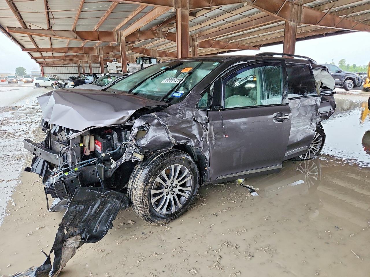 2019 TOYOTA SIENNA XLE 8-PASSENGER | 5TDYZ3DC9KS004661 | UPCARS