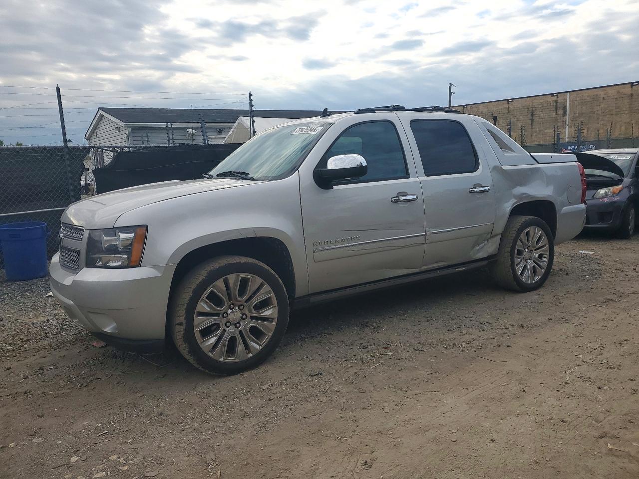 2011 CHEVROLET AVALANCHE LTZ | 3GNTKGE32BG398269 | UPCARS