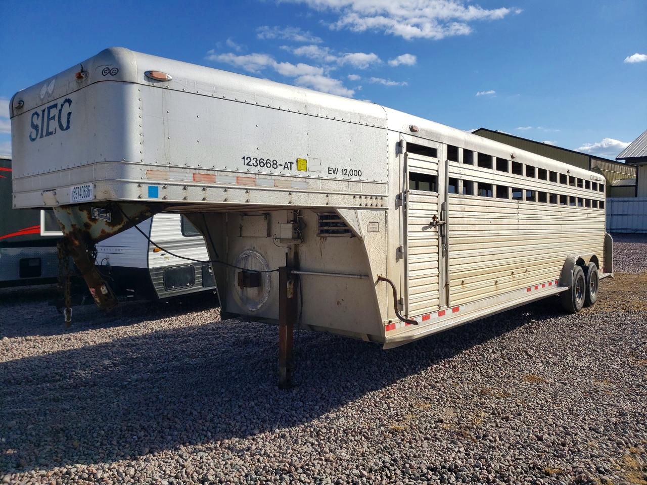 2005 C&CTRILERS UNKNOWN C&C LIVESTOCK TRAILER | 1C9WG26215N643925 | UPCARS