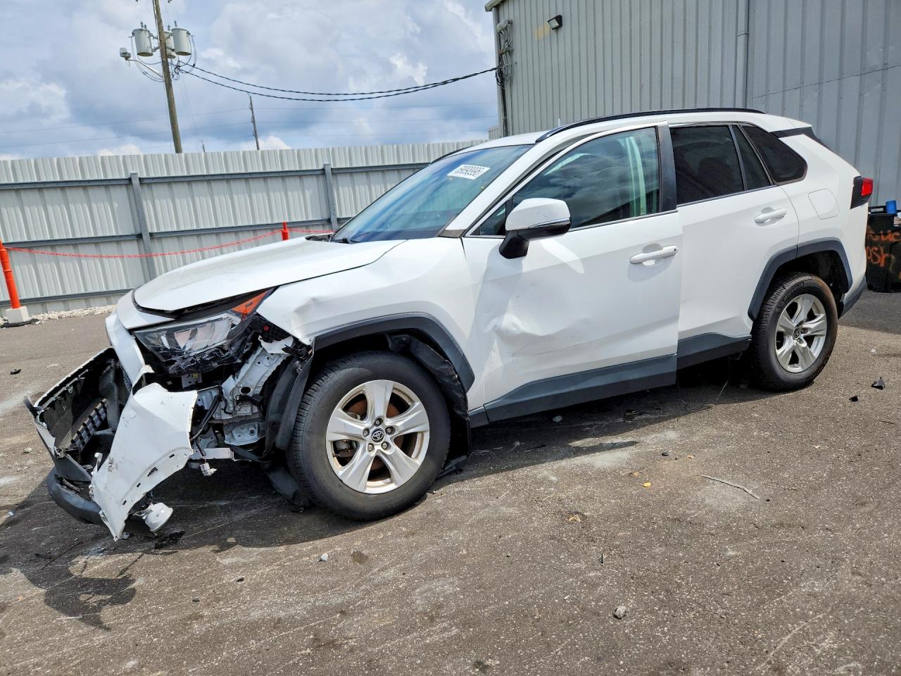 2021 TOYOTA RAV4 XLE | 2T3W1RFV3MC142747 | UPCARS
