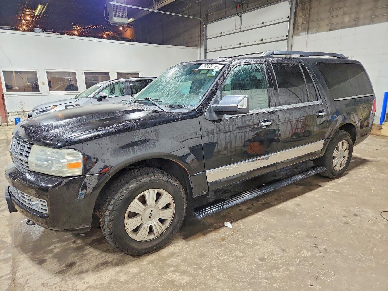 2013 LINCOLN NAVIGATOR L | 5LMJJ3J58DEL05826 | UPCARS