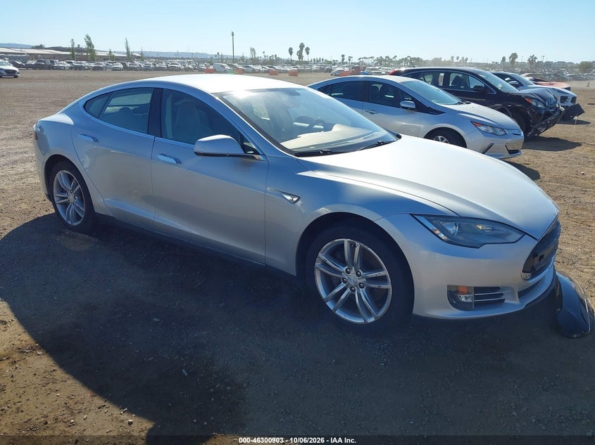 2013 TESLA MODEL S | 5YJSA1CN0DFP19792 | UPCARS