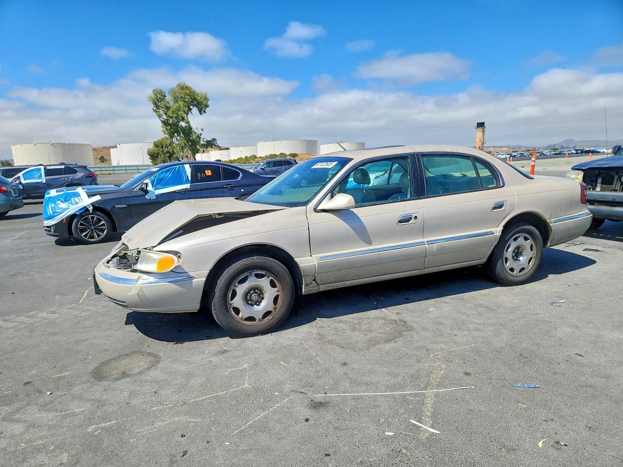 1999 LINCOLN CONTINENTL | 1LNHM97VXXY640768 | UPCARS