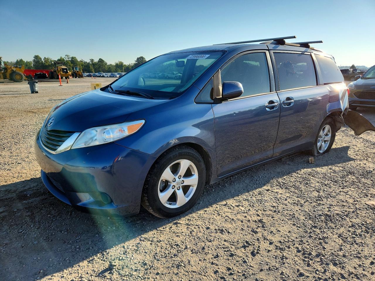 2017 TOYOTA SIENNA LE | 5TDKZ3DC2HS832081 | UPCARS