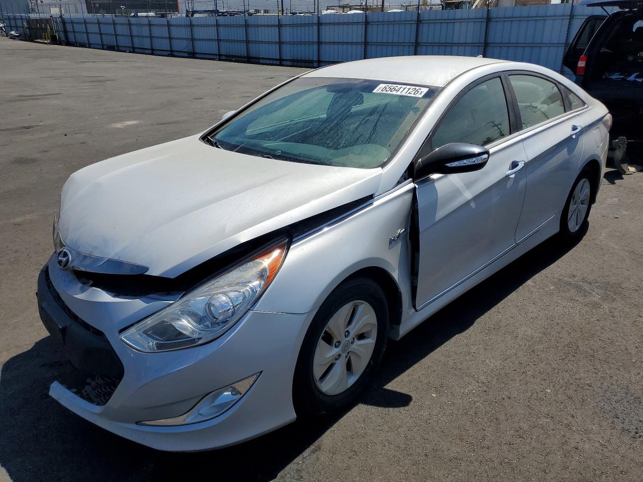 2015 HYUNDAI SONATA BASE | KMHEC4A40FA133104 | UPCARS