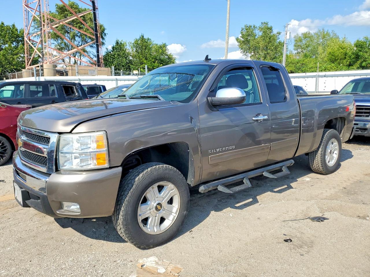 2011 CHEVROLET SILVERADO K1500 LT | 1GCRKSE31BZ318255 | UPCARS